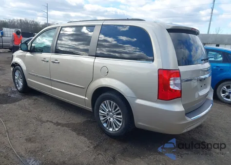 2015 Chrysler Town & Country Touring-L z USA, uszkodzony, nr VIN 2C4RC1CG0FR602635